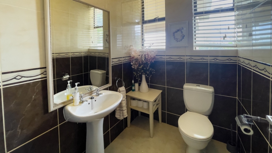 4 Bedroom Property for Sale in Groot Brakrivier Central Western Cape